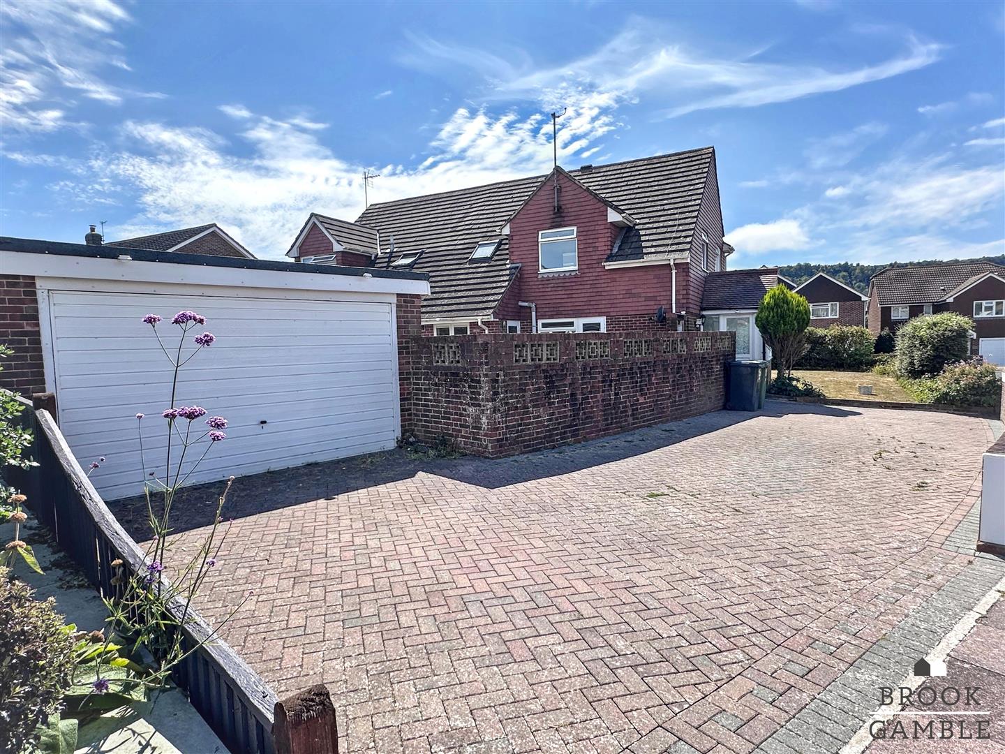 3 Bedroom House - Semi-Detached. Clifford Avenue in Eastbourne, East Sussex 21